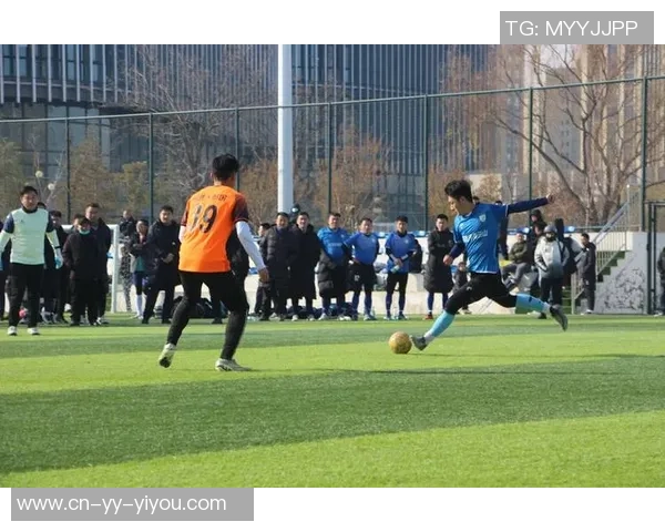 温指导足球的魅力与智慧探索如何提升青少年足球水平与团队合作精神 温指导足球的魅力与智慧探索如何提升青少年足球水平与团队合作精神