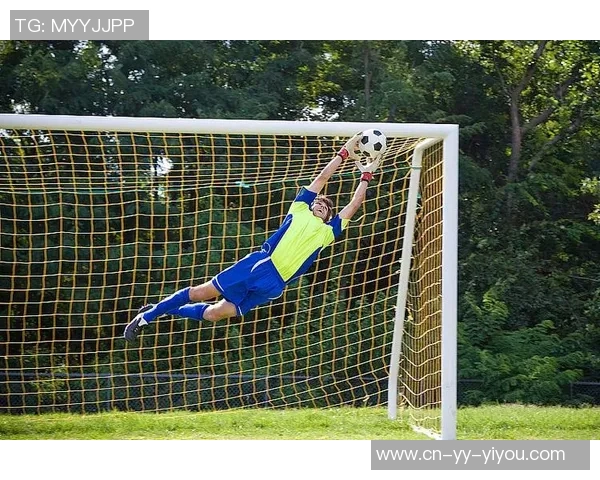 足球后空射技巧解析及经典瞬间回顾,助你成为场上射门高手 足球后空射技巧解析及经典瞬间回顾,助你成为场上射门高手